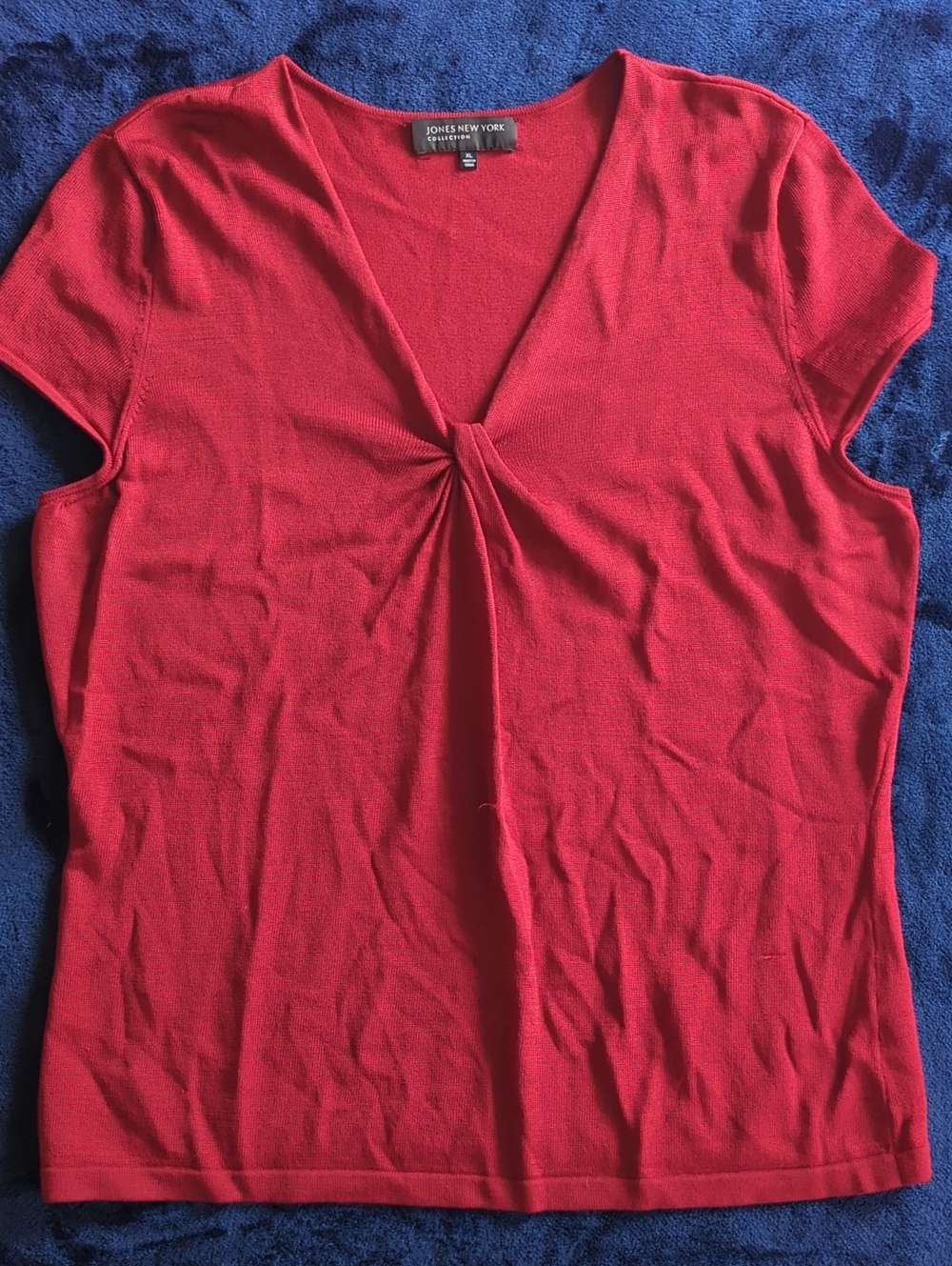 Jones New York Red V-Neck Twist Short Sleeve Top